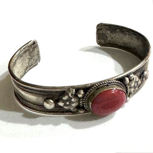🥀 Vintage Carnelian Sterling Silver Balinese Cuff - Picture 1 of 7